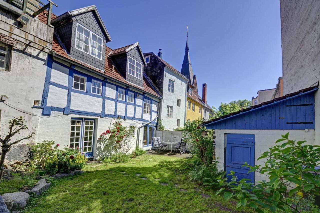 Fewo1846 - Villa Windschief - Uriges Fachwerkhaus Auf 3 Ebenen Mit Garten Im Stadtzentrum Flensbourg Extérieur photo